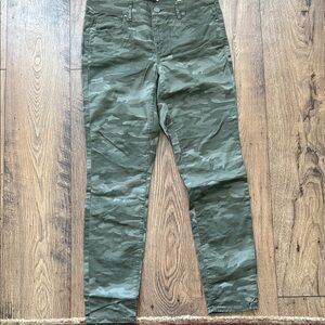 LOFT Olive Camouflage Skinny Pants